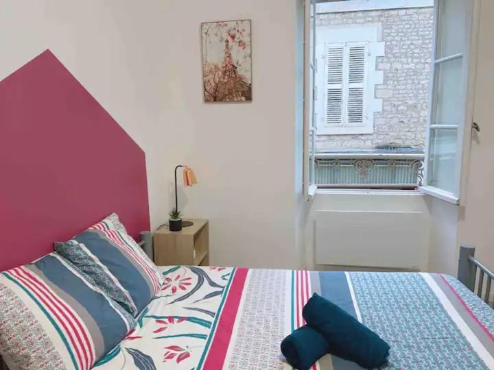Jolie Appartement 2 Chambres 65M2 Au Centre Ville Fontenay-le-Comte Exterior photo